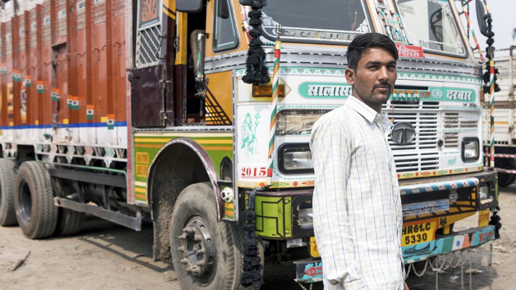 [Image: Sightsavers-India-truckers-programme-San...24x576.jpg]